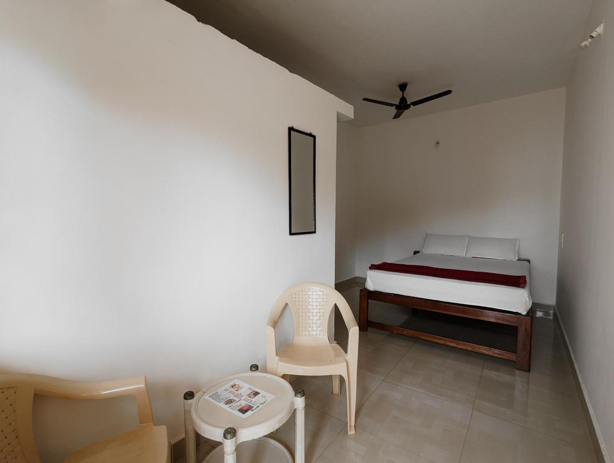 Krishna Guest House Arambol Eksteriør billede