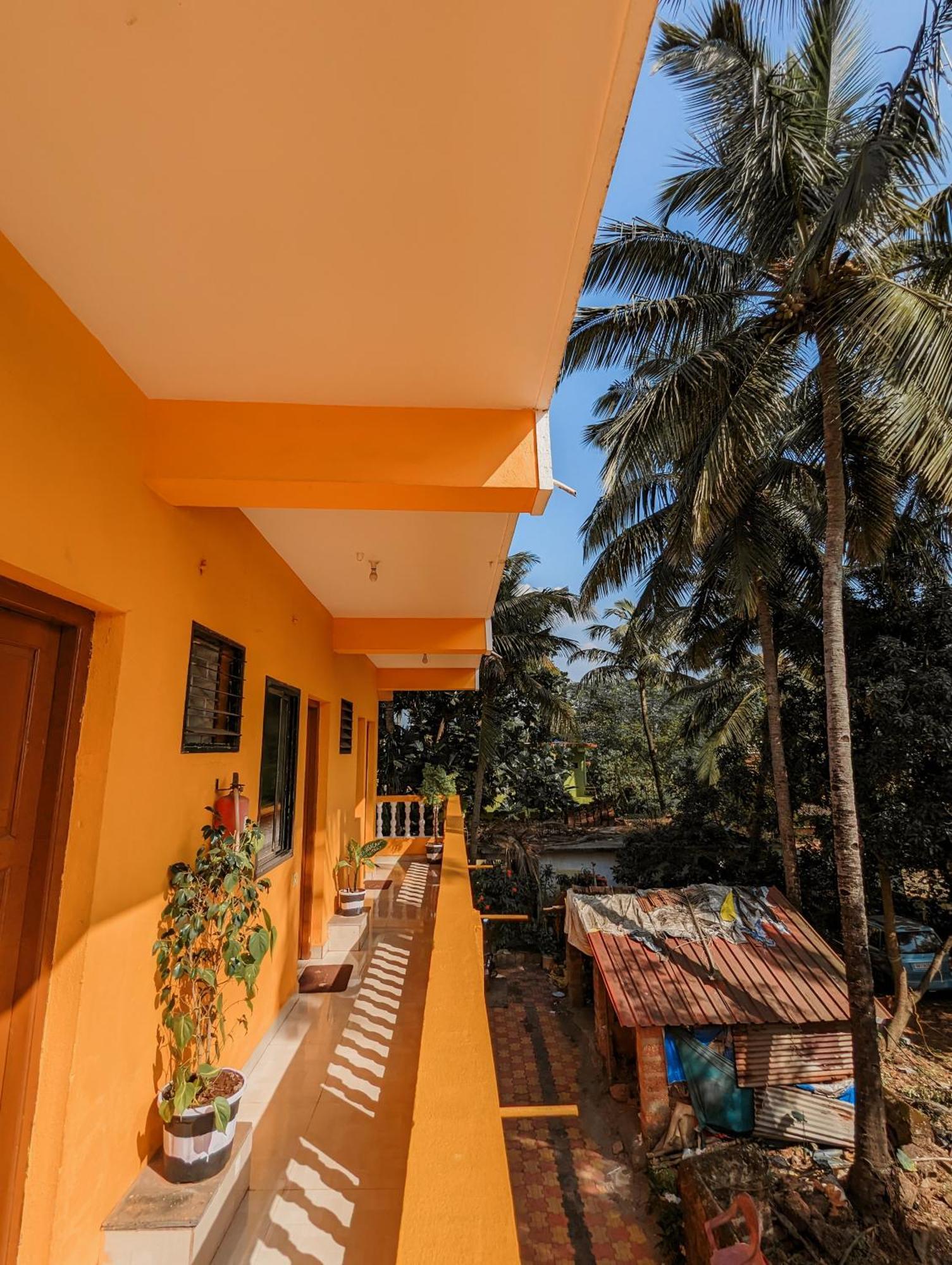 Krishna Guest House Arambol Eksteriør billede